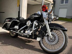 HARLEY DAVIDSON ROAD KING 100 JAHRE MODELL CHICANO UMBAU
