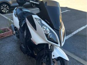 KYMCO DINK STREET 125 (2014) – 28 000 KM – MALOSSI + LEOVINCE – CT OK AVANT VENTE
