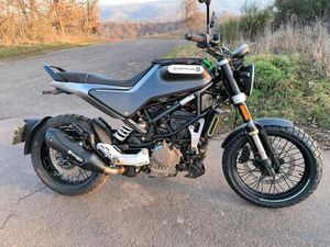 HUSQVARNA SVARTPILEN 125