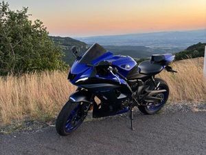 YAMAHA R7 A2