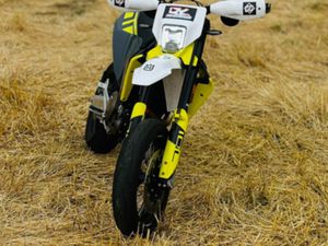 HUSQVARNA 701 SUPERMOTO