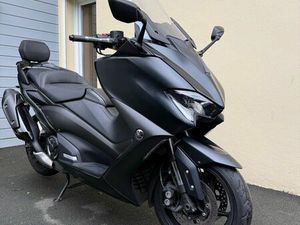 YAMAHA TMAX 560