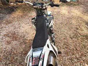 VEND MOTO CROSS 250