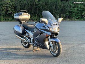 YAMAHA FJR 1300 TRÈS BELLE EXEMPLAIRE