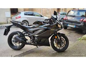 YAMAHA YZF-R3 2023 SPORTIVA ALLESTIMENTO ABS NERO