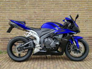 HONDA CBR 600 RR BLAUW