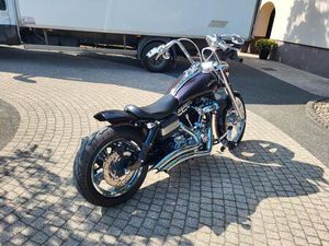 HARLEY-DAVIDSON DYNA STREET BOB