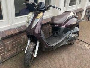SYM MIO STAAT IN DE WEG MAG ZO MEE — SCOOTERS | SYM — MARKTPLAATS