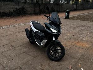 APRILIA SR GT 125