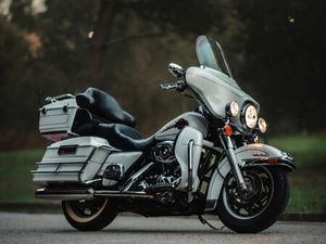 FLHTCU ULTRA CLASSIC ELECTRA GLIDE