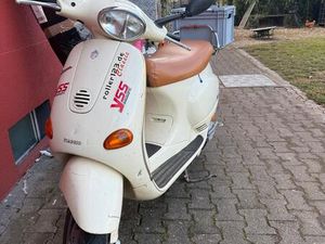 VESPA ET4 125 CCM ROLLER BAUJAHR 2000 - WEIß