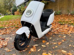 NIU NQI NGT E-ROLLER MIT BOSCH MOTOR & 2X35AH AKKU – TÜV 05/2027