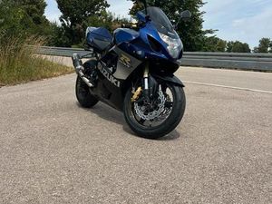 SUZUKI GSXR 750