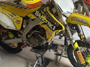 SUZUKI RMZ 250 MOTOCROSS MX | AKRAPOVIC CARBON TITAN | RM - Z