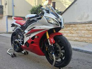 YAMAHA YZF-R6 LIMITED EDITION AKRAPOVIC NUOVA BIANCO