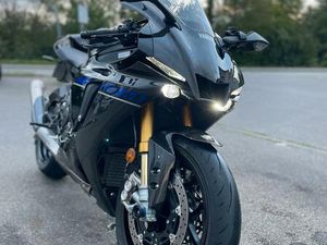 YAMAHA YZF-R1M SPORTMOTORRAD, TOP GEPFLEGT