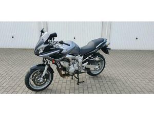 YAMAHA FAZER 600 RJ07 BJ. 2006 TOP ZUSTAND.
