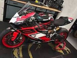 DUCATI PANIGALE V2 899