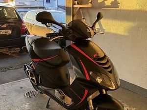 PIAGGIO NRG 50 CCM NEUWERTIG ZU VERKAUFEN CANTON ZURICH -