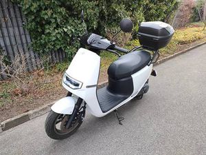 ECOOTER E2R 4 KW ELEKTROROLLER| A1 | ZUSATZAKKU | REICHWEITE CANTON BERNE -