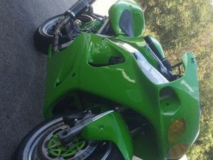 KAWASAKI ZX7R