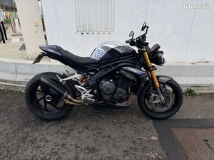 TRIUMPH SPEED TRIPLE 1200 RS
