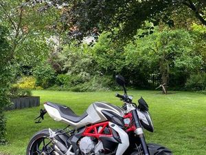 MV AGUSTA BRUTALE 800 - MOTORSCHADEN