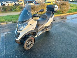 ? PIAGGIO MP3 500 HPE (400 CC) – 2018