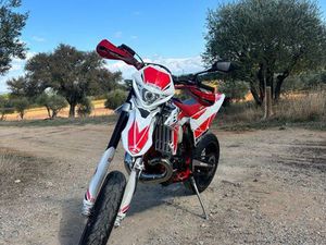 BETA 300 RR SUPER MOTARD