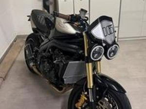 TRIUMPH SPEED TRIPLE 1050