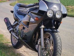 HONDA CBR 400 RR NC23