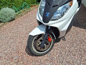 SUPERBE SCOOTER SATELIS 125 RS