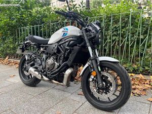 YAMAHA XSR 700 COMME NEUVE