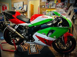 KAWASAKI ZXR 750 STRECKEN / RENN MOTORRAD