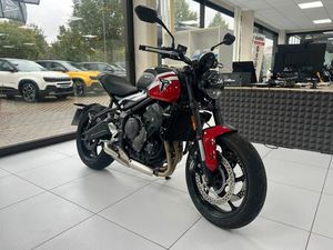 TRIUMPH TRIDENT 660