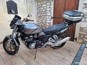 SUZUKI 1400 GSX