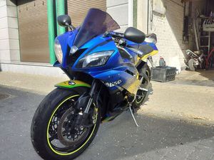 YAMAHA R6