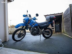 KAWASAKI KLR 650 – (ÉTAT IRRÉPROCHABLE / PRÊTE À PARTIR)