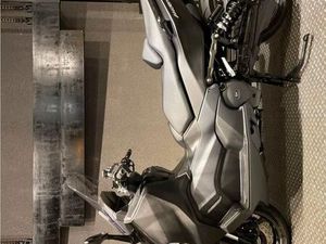 VEND UN MAXI SCOOTER