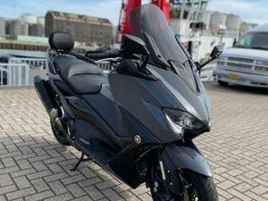 YAMAHA TECH MAX TMAX 560 NARDO GRIJS AKRAPOVIC — MOTOREN | YAMAHA — MARKTPLAATS