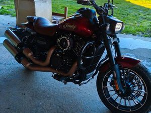 VENDS MOTO 400 CM³ CUSTOM – ÉTAT NEUF 2 900