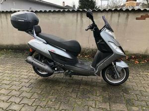 KYMCO YAGER GT 125 , SCHLACHTFEST ! 8.400 KM LAUFLEISTUNG