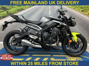 TRIUMPH STREET TRIPLE 765 R