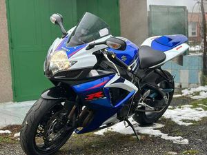 SUZUKI GSX-R 750
