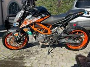 KTM DUKE 125 2022 6800 KM