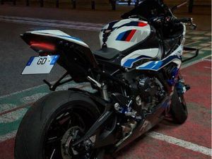 BMW M1000RR