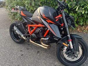 KTM SUPERDUKE 1390 R