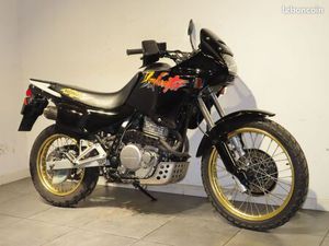 HONDA 650 DOMINATOR - ENVOI/REPRISE POSSIBLE