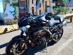 TRIUMPH - SPEED TRIPLE 1050 RS