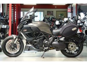 DUCATI DIAVEL STRADA